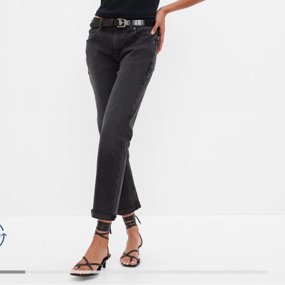 •GAP• Girlfriend Jeans